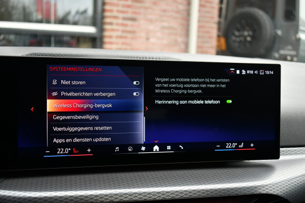 BMW 3 Serie Touring 330e M-Sport Pro LCI-2 Pano Trekh 360 HUD 19inch El-zetels