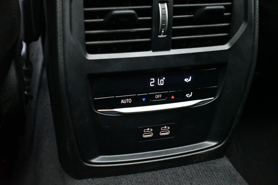 BMW 3 Serie Touring 330e M-Sport Pro LCI-2 Pano Trekh 360 HUD 19inch El-zetels