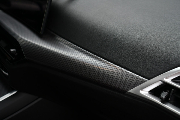 BMW 3 Serie Touring 330e M-Sport Pro LCI-2 Pano Trekh 360 HUD 19inch El-zetels