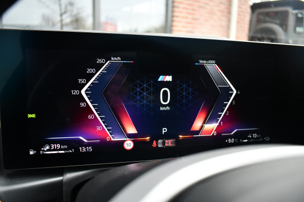 BMW 3 Serie Touring 330e M-Sport Pro LCI-2 Pano Trekh 360 HUD 19inch El-zetels