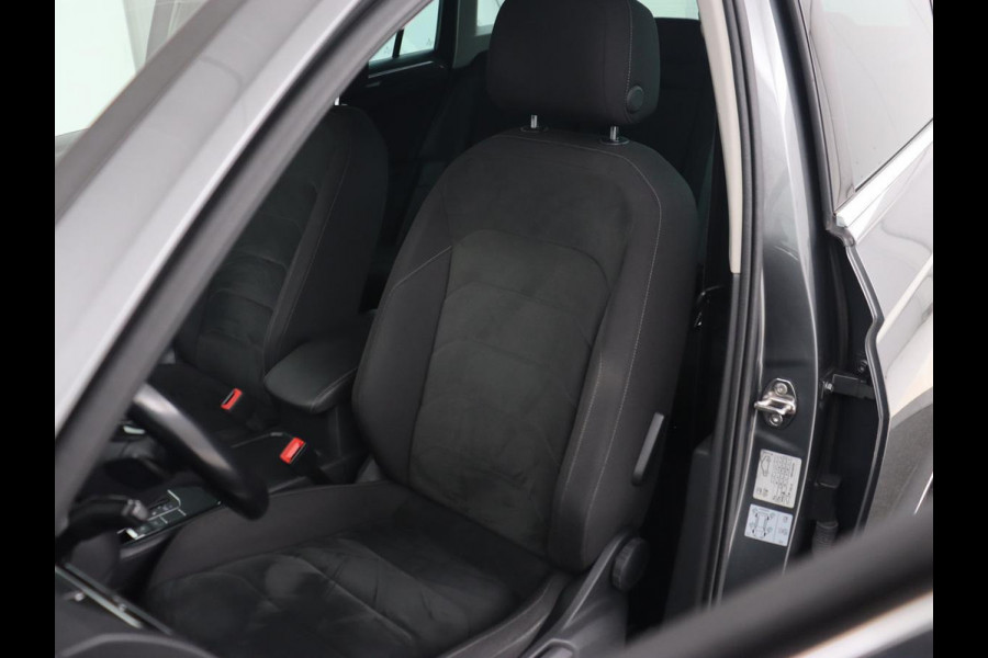 Volkswagen Tiguan 1.4 TSI Highline | Stoelverwarming | Carplay | Adaptief LED | Virtual Cockpit | Navigatie | Adaptive cruise | Parkeerhulp | Climate control