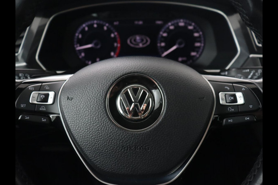 Volkswagen Tiguan 1.4 TSI Highline | Stoelverwarming | Carplay | Adaptief LED | Virtual Cockpit | Navigatie | Adaptive cruise | Parkeerhulp | Climate control