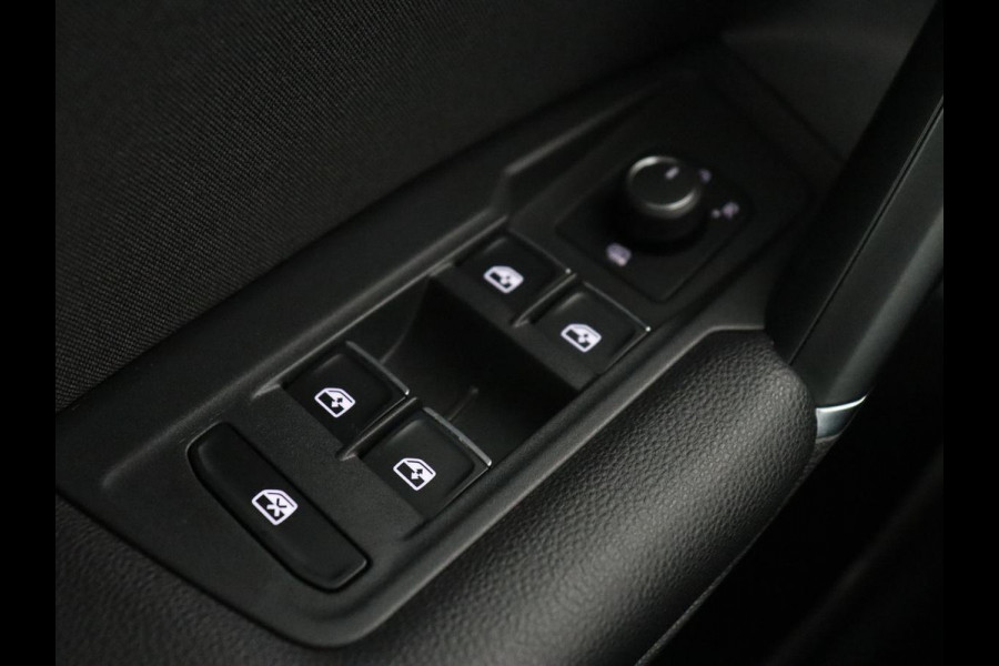 Volkswagen Tiguan 1.4 TSI Highline | Stoelverwarming | Carplay | Adaptief LED | Virtual Cockpit | Navigatie | Adaptive cruise | Parkeerhulp | Climate control