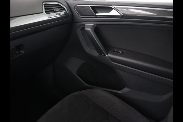Volkswagen Tiguan 1.4 TSI Highline | Stoelverwarming | Carplay | Adaptief LED | Virtual Cockpit | Navigatie | Adaptive cruise | Parkeerhulp | Climate control