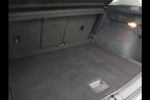 Volkswagen Tiguan 1.4 TSI Highline | Stoelverwarming | Carplay | Adaptief LED | Virtual Cockpit | Navigatie | Adaptive cruise | Parkeerhulp | Climate control