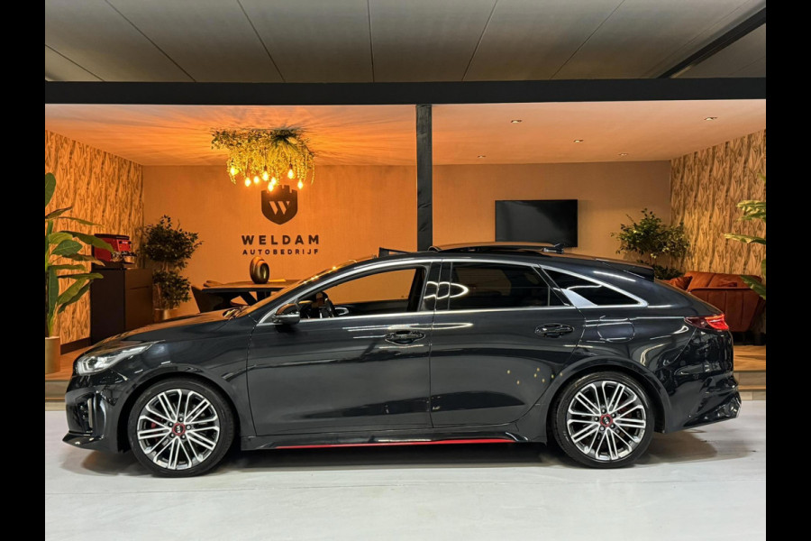Kia ProCeed 1.6 T-GDI GT Garantie Trekhaak Pano Memory Camera Carplay StuurVW StoelVW Blindspot Elek Achterklep Navi Led Rijklaar