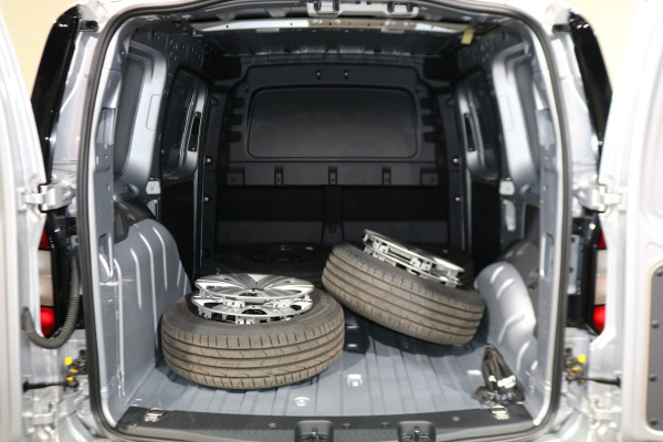 Volkswagen Caddy 2.0 TDI 120pk Automaat Led Airco Camera Black Edition