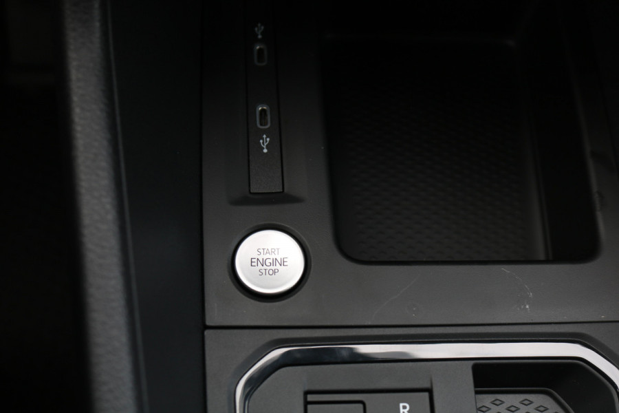 Volkswagen Caddy 2.0 TDI 120pk Automaat Led Airco Camera Black Edition