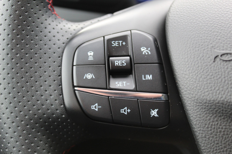 Ford Kuga 2.5-225pk Plug-in Hybrid ST-Line X. Hybride rijden voor een reële prijs ! Adaptive Cruise Control, Stoel- en voorraamverwarming, Climate Control, Metallic lak, Camera v+a, Elektr. achterklep, Side- en lane assist etc.