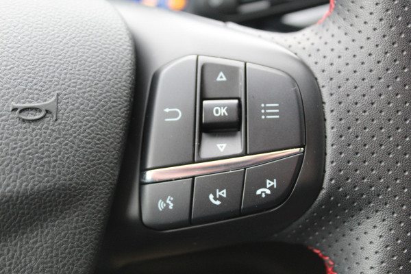 Ford Kuga 2.5-225pk Plug-in Hybrid ST-Line X. Hybride rijden voor een reële prijs ! Adaptive Cruise Control, Stoel- en voorraamverwarming, Climate Control, Metallic lak, Camera v+a, Elektr. achterklep, Side- en lane assist etc.