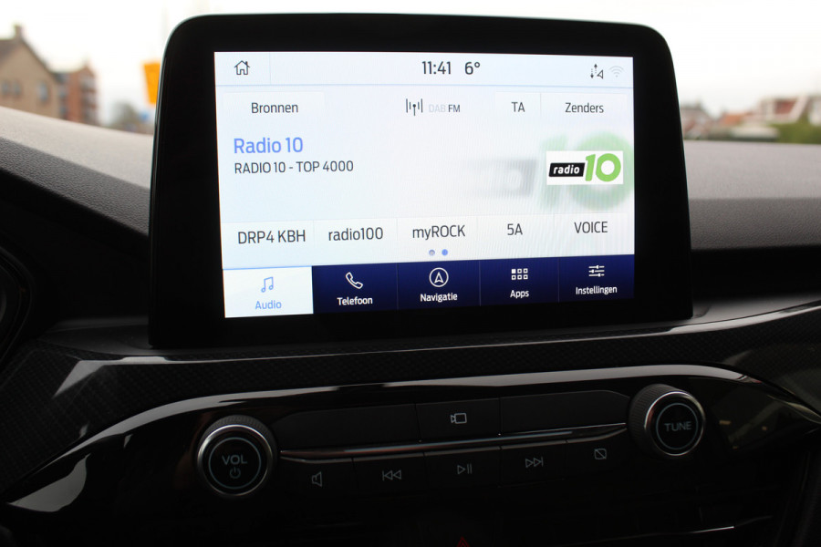 Ford Kuga 2.5-225pk Plug-in Hybrid ST-Line X. Hybride rijden voor een reële prijs ! Adaptive Cruise Control, Stoel- en voorraamverwarming, Climate Control, Metallic lak, Camera v+a, Elektr. achterklep, Side- en lane assist etc.