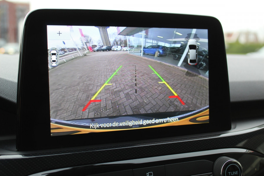 Ford Kuga 2.5-225pk Plug-in Hybrid ST-Line X. Hybride rijden voor een reële prijs ! Adaptive Cruise Control, Stoel- en voorraamverwarming, Climate Control, Metallic lak, Camera v+a, Elektr. achterklep, Side- en lane assist etc.