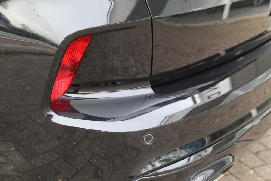 Ford Kuga 2.5-225pk Plug-in Hybrid ST-Line X. Hybride rijden voor een reële prijs ! Adaptive Cruise Control, Stoel- en voorraamverwarming, Climate Control, Metallic lak, Camera v+a, Elektr. achterklep, Side- en lane assist etc.