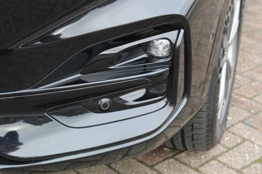 Ford Kuga 2.5-225pk Plug-in Hybrid ST-Line X. Hybride rijden voor een reële prijs ! Adaptive Cruise Control, Stoel- en voorraamverwarming, Climate Control, Metallic lak, Camera v+a, Elektr. achterklep, Side- en lane assist etc.