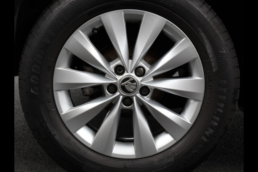 Škoda Kamiq 1.0 TSI 110pk DSG Tour de France Navigatie Apple Carplay/Android Auto Cimate Control Camera Parkeer sensoren Led Adaptive Cruise Control