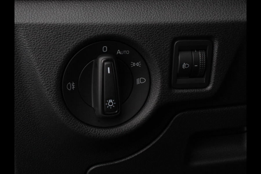 Škoda Kamiq 1.0 TSI 110pk DSG Tour de France Navigatie Apple Carplay/Android Auto Cimate Control Camera Parkeer sensoren Led Adaptive Cruise Control