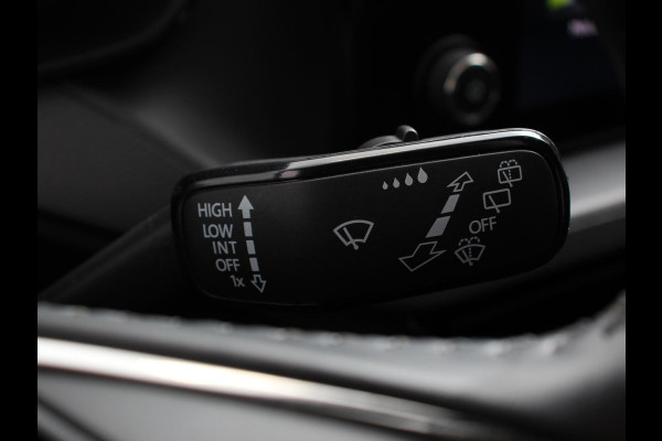 Škoda Kamiq 1.0 TSI 110pk DSG Tour de France Navigatie Apple Carplay/Android Auto Cimate Control Camera Parkeer sensoren Led Adaptive Cruise Control