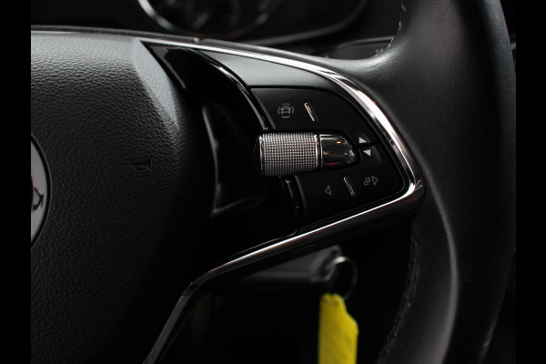 Škoda Kamiq 1.0 TSI 110pk DSG Tour de France Navigatie Apple Carplay/Android Auto Cimate Control Camera Parkeer sensoren Led Adaptive Cruise Control