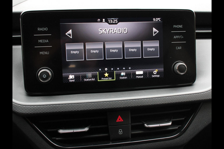 Škoda Kamiq 1.0 TSI 110pk DSG Tour de France Navigatie Apple Carplay/Android Auto Cimate Control Camera Parkeer sensoren Led Adaptive Cruise Control