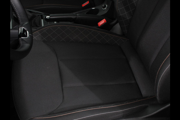 Škoda Kamiq 1.0 TSI 110pk DSG Tour de France Navigatie Apple Carplay/Android Auto Cimate Control Camera Parkeer sensoren Led Adaptive Cruise Control