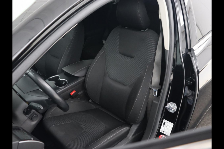 Ford Mondeo 2.0 IVCT HEV Titanium | Adaptive cruise | Stoelverwarming | Camera | Full LED | Carplay | Navigatie | Dodehoek detectie | Keyless | Park Assist | Climate control | Getint glas