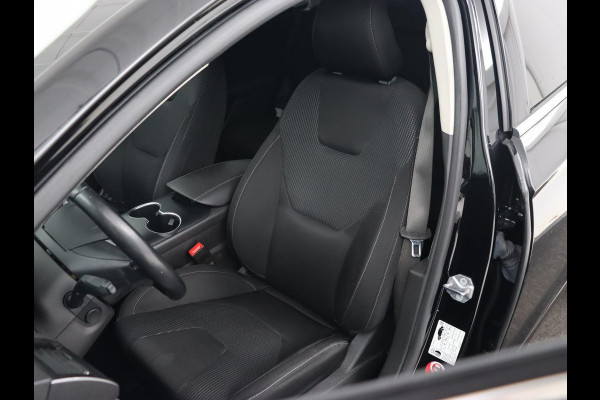 Ford Mondeo 2.0 IVCT HEV Titanium | Adaptive cruise | Stoelverwarming | Camera | Full LED | Carplay | Navigatie | Dodehoek detectie | Keyless | Park Assist | Climate control | Getint glas