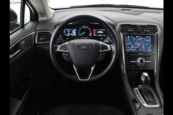 Ford Mondeo 2.0 IVCT HEV Titanium | Adaptive cruise | Stoelverwarming | Camera | Full LED | Carplay | Navigatie | Dodehoek detectie | Keyless | Park Assist | Climate control | Getint glas