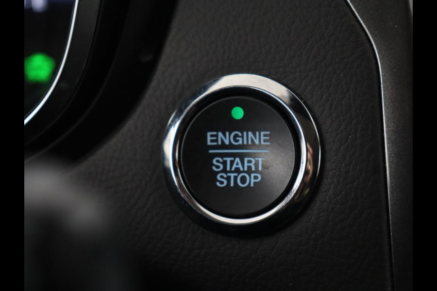 Ford Mondeo 2.0 IVCT HEV Titanium | Adaptive cruise | Stoelverwarming | Camera | Full LED | Carplay | Navigatie | Dodehoek detectie | Keyless | Park Assist | Climate control | Getint glas