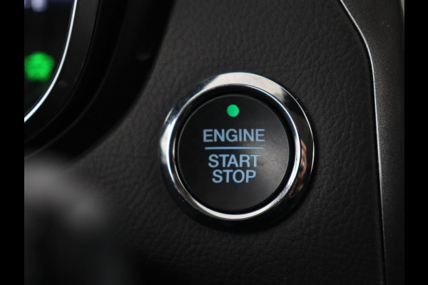 Ford Mondeo 2.0 IVCT HEV Titanium | Adaptive cruise | Stoelverwarming | Camera | Full LED | Carplay | Navigatie | Dodehoek detectie | Keyless | Park Assist | Climate control | Getint glas