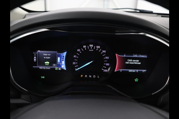 Ford Mondeo 2.0 IVCT HEV Titanium | Adaptive cruise | Stoelverwarming | Camera | Full LED | Carplay | Navigatie | Dodehoek detectie | Keyless | Park Assist | Climate control | Getint glas