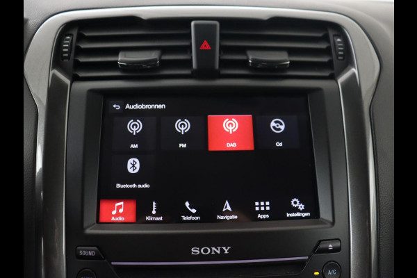 Ford Mondeo 2.0 IVCT HEV Titanium | Adaptive cruise | Stoelverwarming | Camera | Full LED | Carplay | Navigatie | Dodehoek detectie | Keyless | Park Assist | Climate control | Getint glas