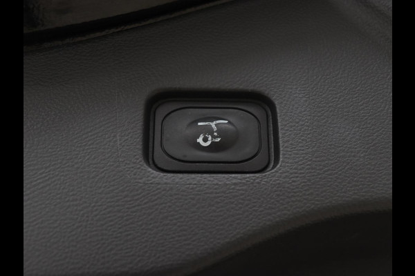 Ford Mondeo 2.0 IVCT HEV Titanium | Adaptive cruise | Stoelverwarming | Camera | Full LED | Carplay | Navigatie | Dodehoek detectie | Keyless | Park Assist | Climate control | Getint glas