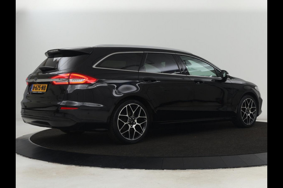 Ford Mondeo 2.0 IVCT HEV Titanium | Adaptive cruise | Stoelverwarming | Camera | Full LED | Carplay | Navigatie | Dodehoek detectie | Keyless | Park Assist | Climate control | Getint glas