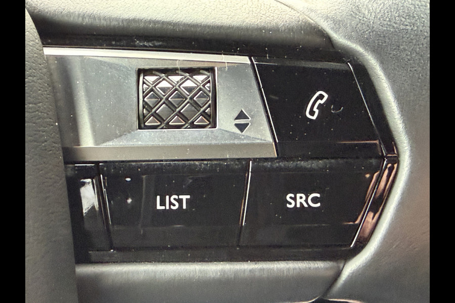 DS Ds 3 Crossback 100pk Opera (Camera - Leder - LED Matrix - Parkeersensoren V+A - Automatische Airco - Apple Carplay - Navigatie - Head up)