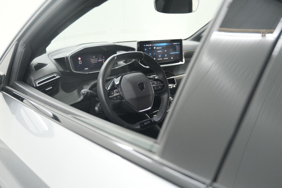 Peugeot 208 PureTech 100 GT Dark Edition | Camera | Navigatie | Apple Carplay | Parkeersensoren