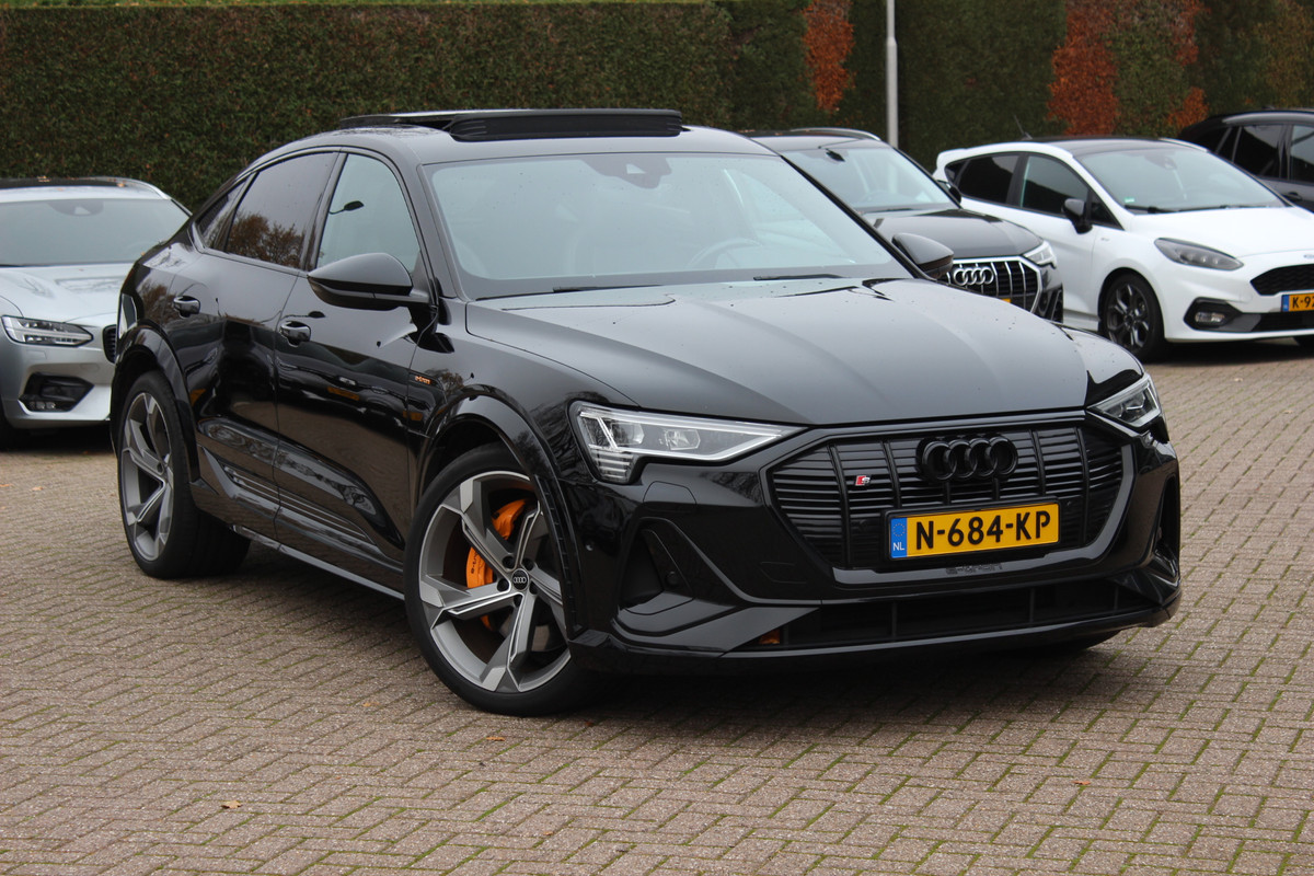 Audi e-tron Sportback S quattro 95 kWh / Panoramadak / Camera / RS Seats / 21'' / B&O / Intr.voorverwarming / Luchtvering / Matrix LED / CarPlay / Stoelverwarming / DAB / ACC