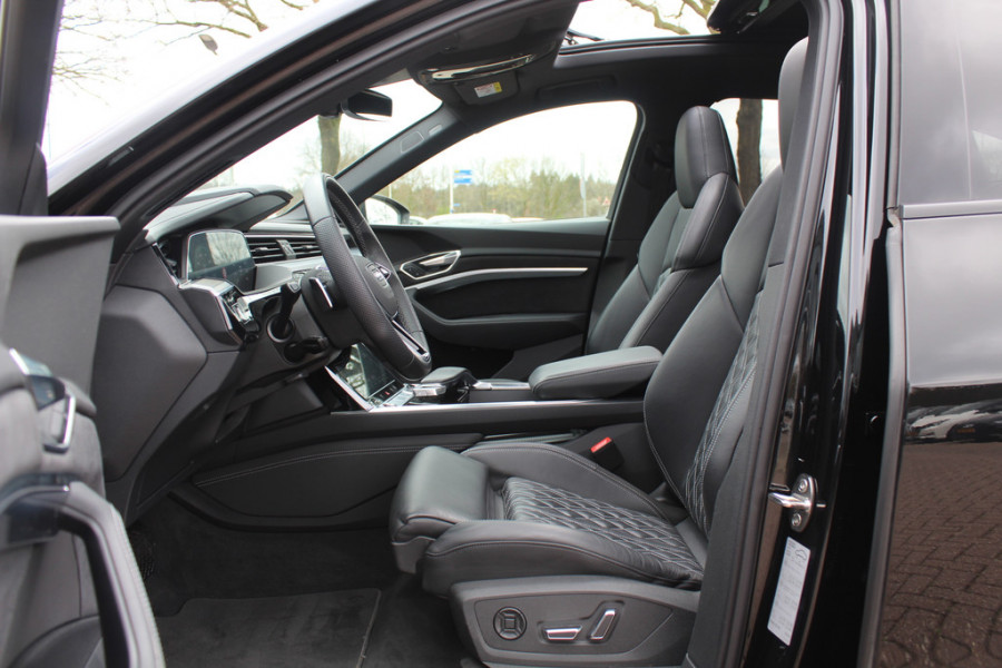Audi e-tron Sportback S quattro 95 kWh / Panoramadak / Camera / RS Seats / 21'' / B&O / Intr.voorverwarming / Luchtvering / Matrix LED / CarPlay / Stoelverwarming / DAB / ACC