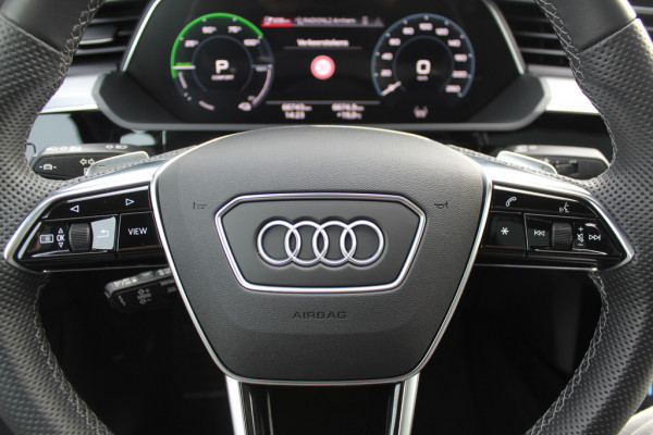 Audi e-tron Sportback S quattro 95 kWh / Panoramadak / Camera / RS Seats / 21'' / B&O / Intr.voorverwarming / Luchtvering / Matrix LED / CarPlay / Stoelverwarming / DAB / ACC