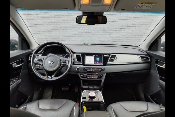 Kia e-Niro ExecutiveLine 64kWh Warmtepomp Leder Pdc Elek.Stoel+Memory Navi Ecc Camera Apple Carplay Android Auto Stoelverwarming+Koeling Stuurverwarming Lmv Privacy Glas DAB Vess Lane Assist Blind Spot 1e Eigenaar Origineel Nederlandse Auto Zeer compleet!