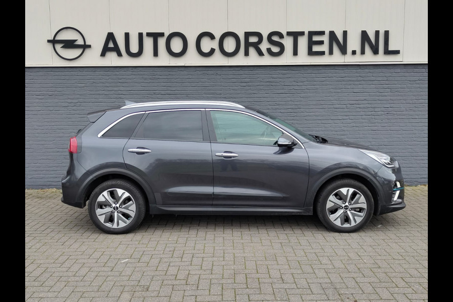 Kia e-Niro ExecutiveLine 64kWh Warmtepomp Leder Pdc Elek.Stoel+Memory Navi Ecc Camera Apple Carplay Android Auto Stoelverwarming+Koeling Stuurverwarming Lmv Privacy Glas DAB Vess Lane Assist Blind Spot 1e Eigenaar Origineel Nederlandse Auto Zeer compleet!