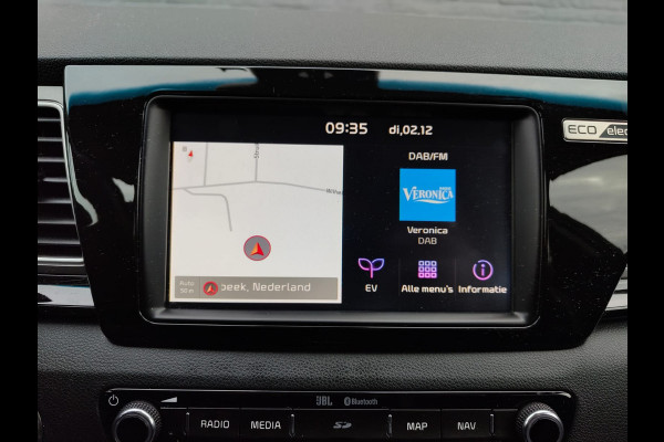 Kia e-Niro ExecutiveLine 64kWh Warmtepomp Leder Pdc Elek.Stoel+Memory Navi Ecc Camera Apple Carplay Android Auto Stoelverwarming+Koeling Stuurverwarming Lmv Privacy Glas DAB Vess Lane Assist Blind Spot 1e Eigenaar Origineel Nederlandse Auto Zeer compleet!