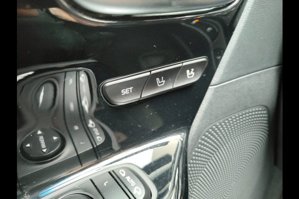 Kia e-Niro ExecutiveLine 64kWh Warmtepomp Leder Pdc Elek.Stoel+Memory Navi Ecc Camera Apple Carplay Android Auto Stoelverwarming+Koeling Stuurverwarming Lmv Privacy Glas DAB Vess Lane Assist Blind Spot 1e Eigenaar Origineel Nederlandse Auto Zeer compleet!