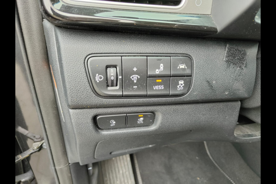 Kia e-Niro ExecutiveLine 64kWh Warmtepomp Leder Pdc Elek.Stoel+Memory Navi Ecc Camera Apple Carplay Android Auto Stoelverwarming+Koeling Stuurverwarming Lmv Privacy Glas DAB Vess Lane Assist Blind Spot 1e Eigenaar Origineel Nederlandse Auto Zeer compleet!