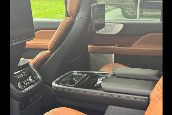 Lincoln Navigator 3.5L V6 Lang Black Label