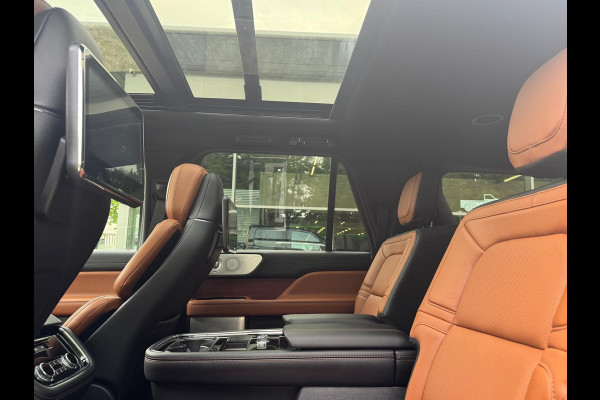 Lincoln Navigator 3.5L V6 Lang Black Label