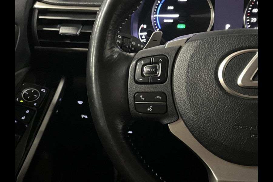 Lexus IS 300h Hybrid Business Line Cruise control | Stoelverwarming | Climate control | Leder/Stof | DAB | Navigatie