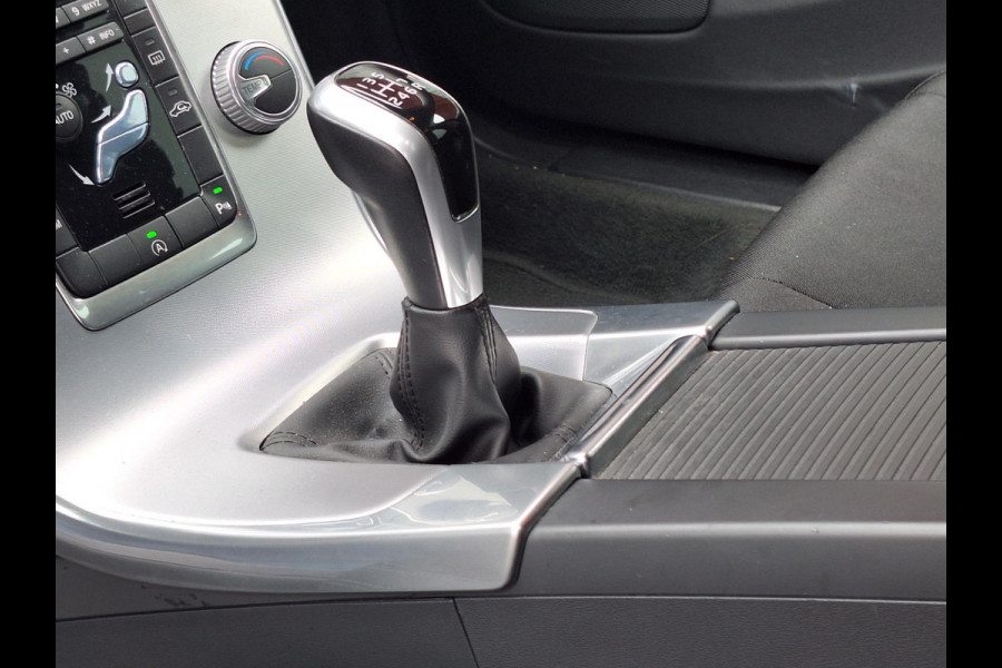 Volvo V60 2.0 T3 Momentum | Trekhaak 1600kg | Navi | Climate | Memory Seat | occasion