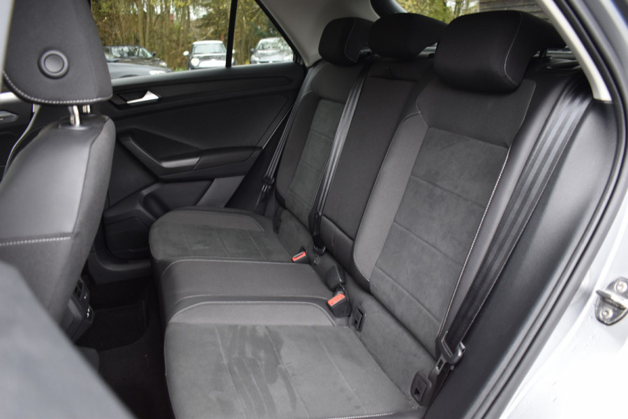 Volkswagen T-Roc 1.5 TSI DSG 150PK STYLE TREKHAAK/VIRTUAL/CAMERA