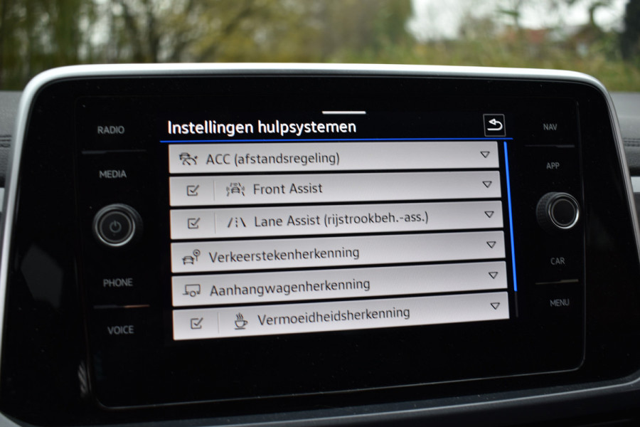 Volkswagen T-Roc 1.5 TSI DSG 150PK STYLE TREKHAAK/VIRTUAL/CAMERA