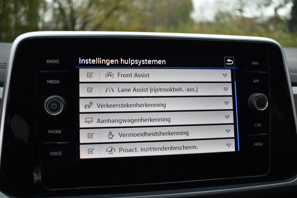 Volkswagen T-Roc 1.5 TSI DSG 150PK STYLE TREKHAAK/VIRTUAL/CAMERA